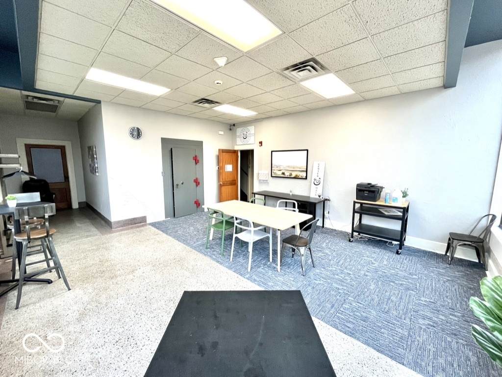 201 Main Street - Photo 1