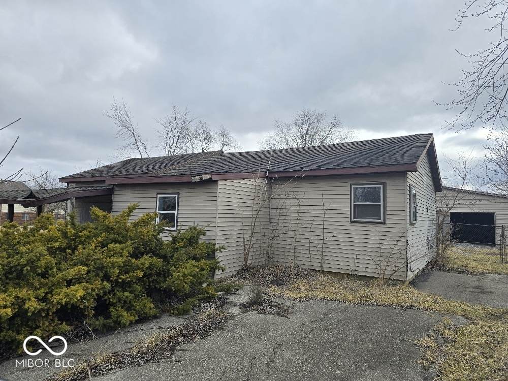 2420 Macedonia Avenue - Photo 1