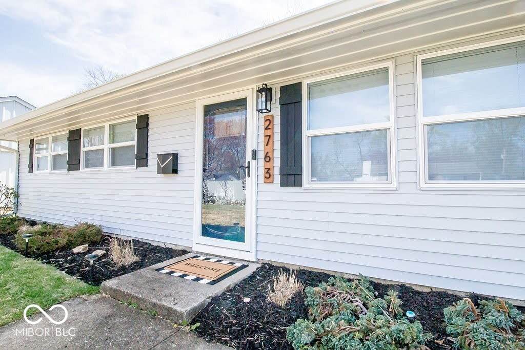 2763 Streamside Drive - Photo 1
