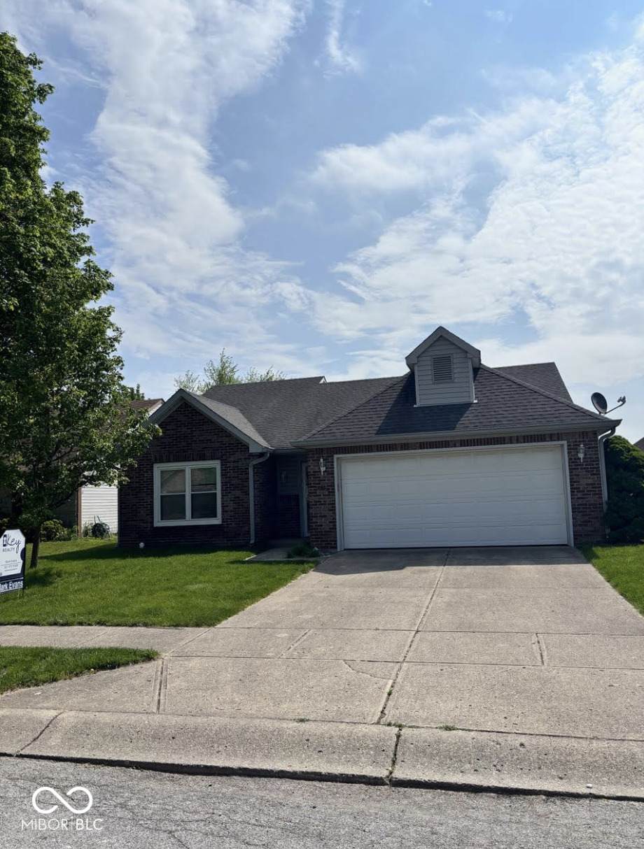 1639 Park Castle Way - Photo 1