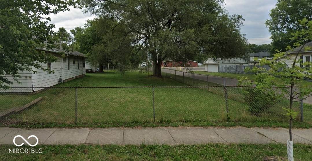 901 Pershing Avenue - Photo 1