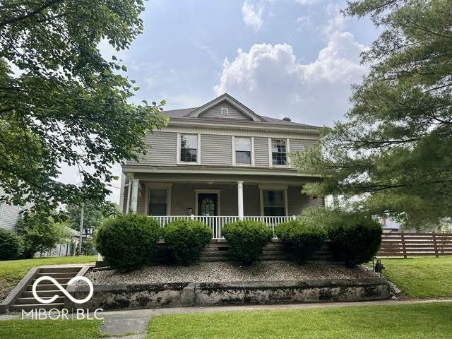 323 8th Street - Photo 1