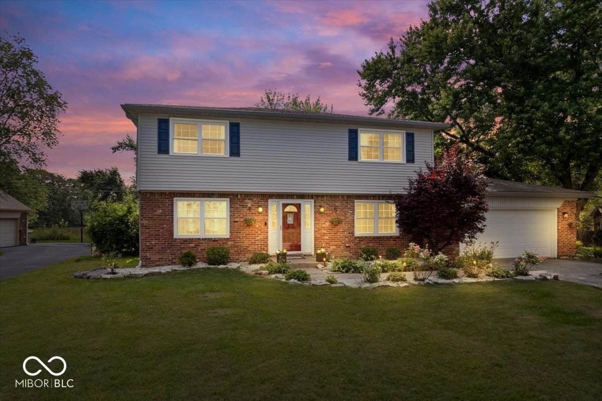 6133 Buttonwood Drive - Photo 1