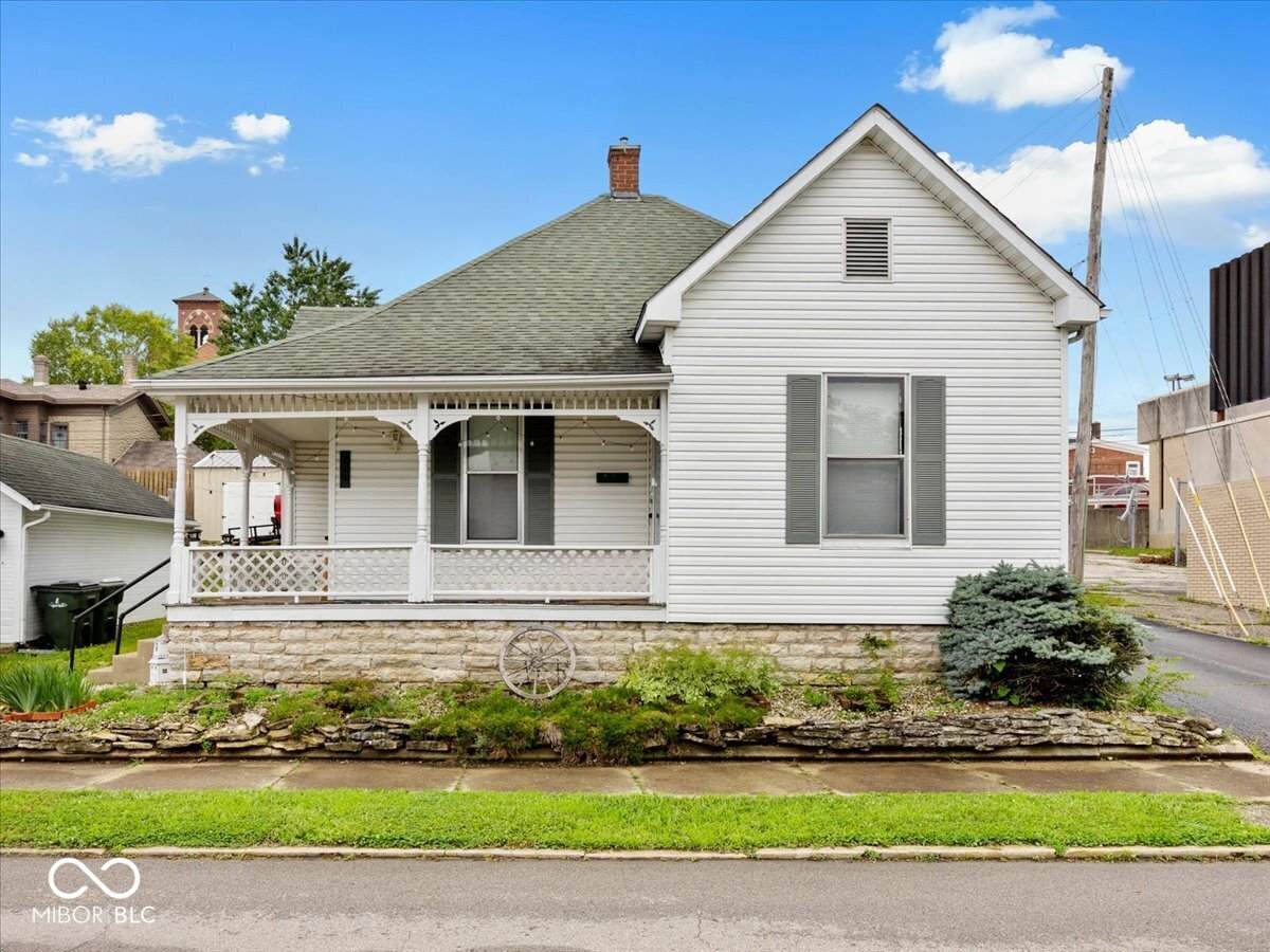 215 East Street - Photo 1