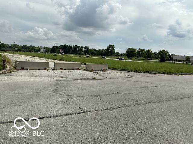 11135 Pendleton Pike - Photo 1