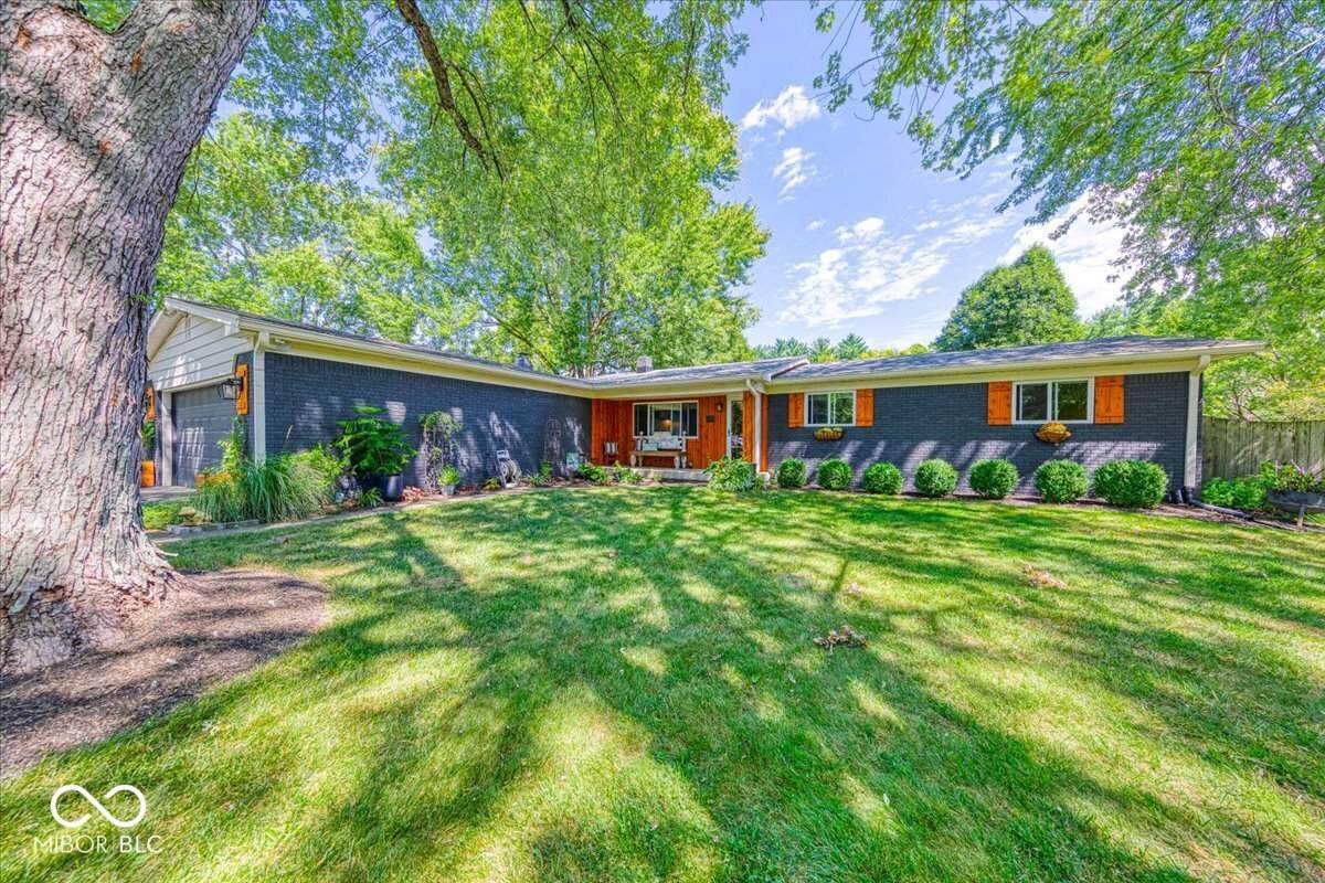 7265 Hollingsworth Drive - Photo 1