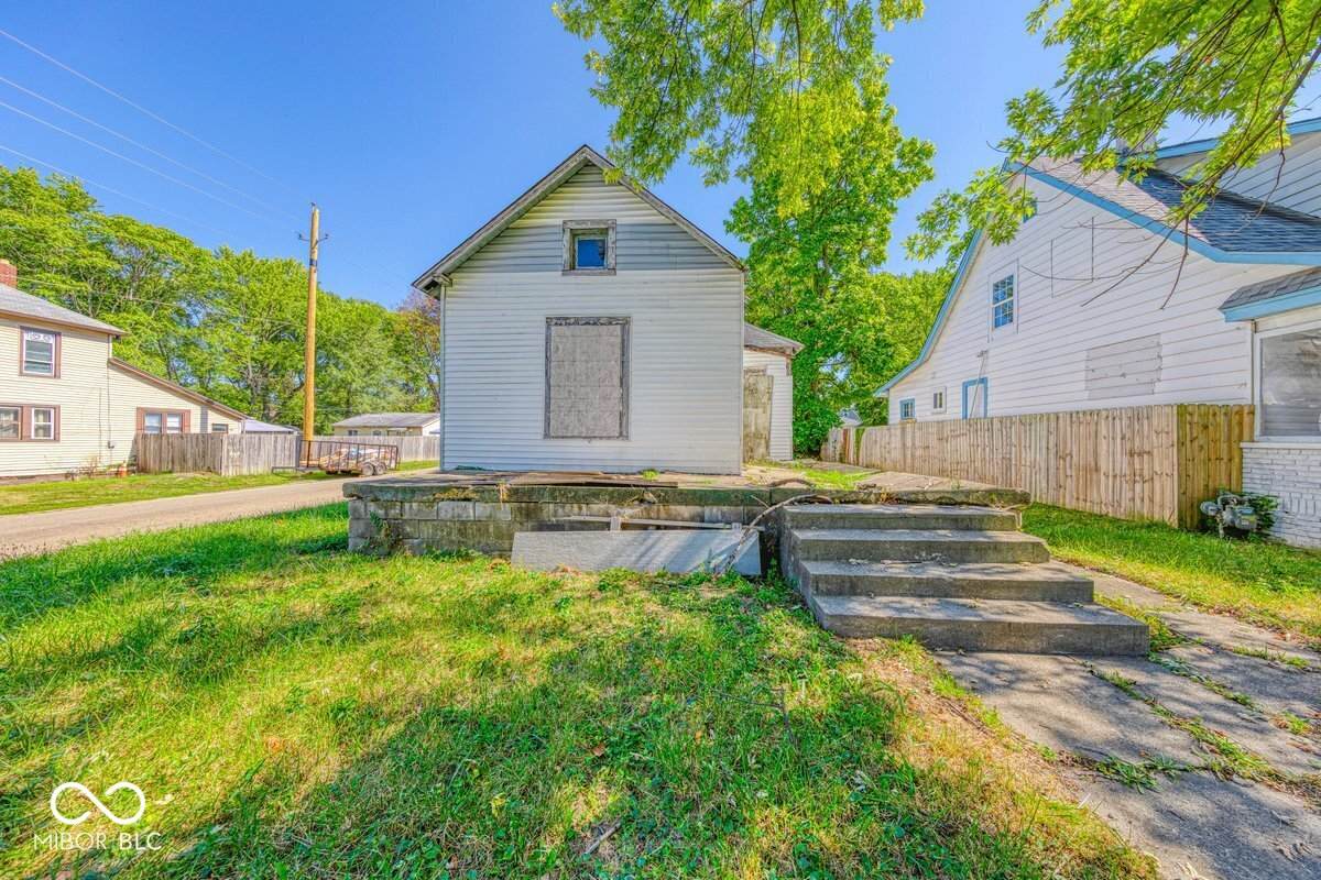 1229 Tuxedo Street - Photo 1