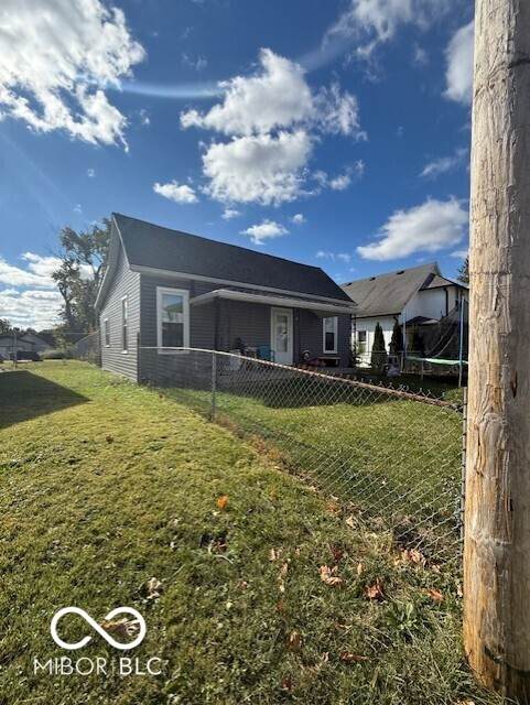 1637 Hoefgen Street - Photo 1