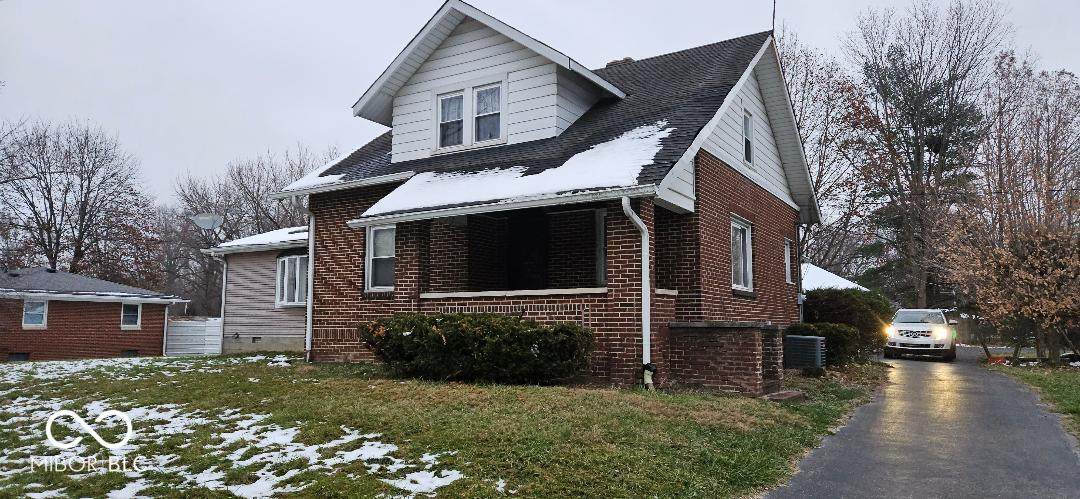 1835 Arlington Avenue - Photo 1