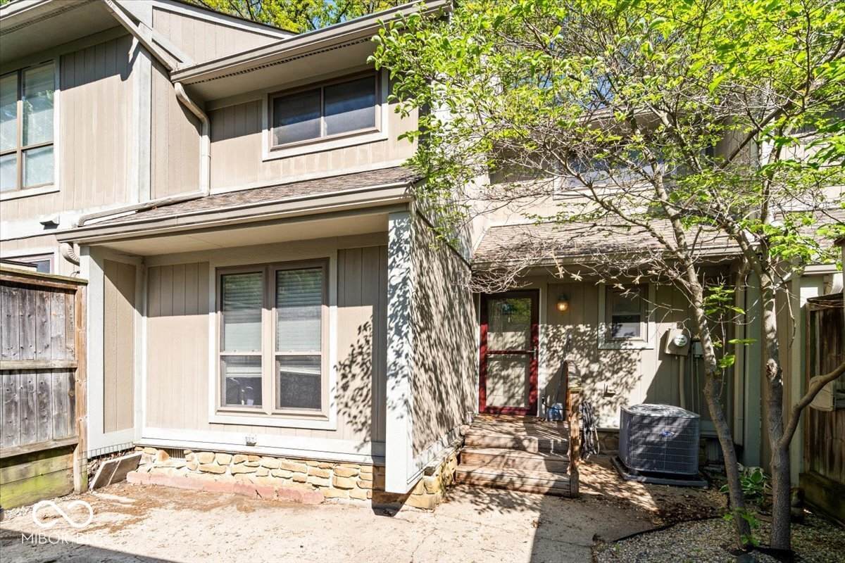 4212 Foxglove Trace - Photo 1