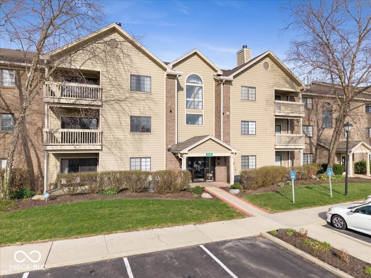 8720 Yardley Court - Photo 1
