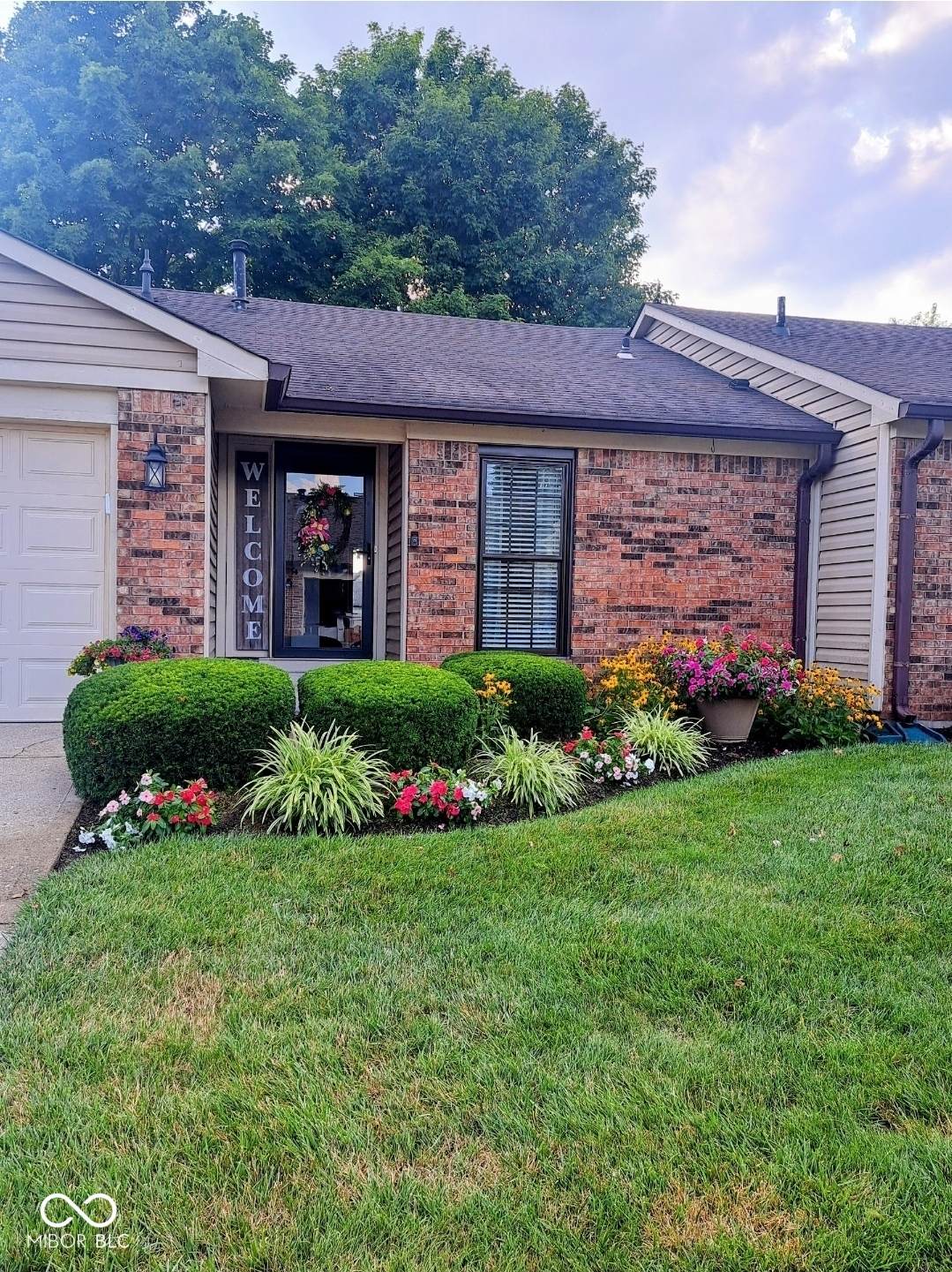 1736 Wellesley Commons - Photo 1