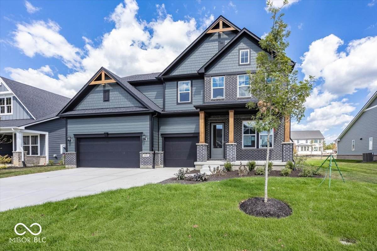 4988 Elaine Court - Photo 1