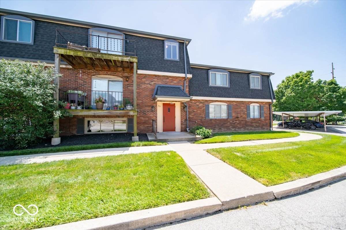315 Elmead Court - Photo 1
