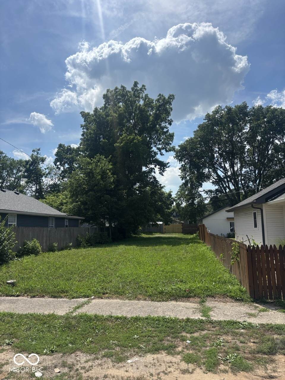 2138 Gent Avenue - Photo 1