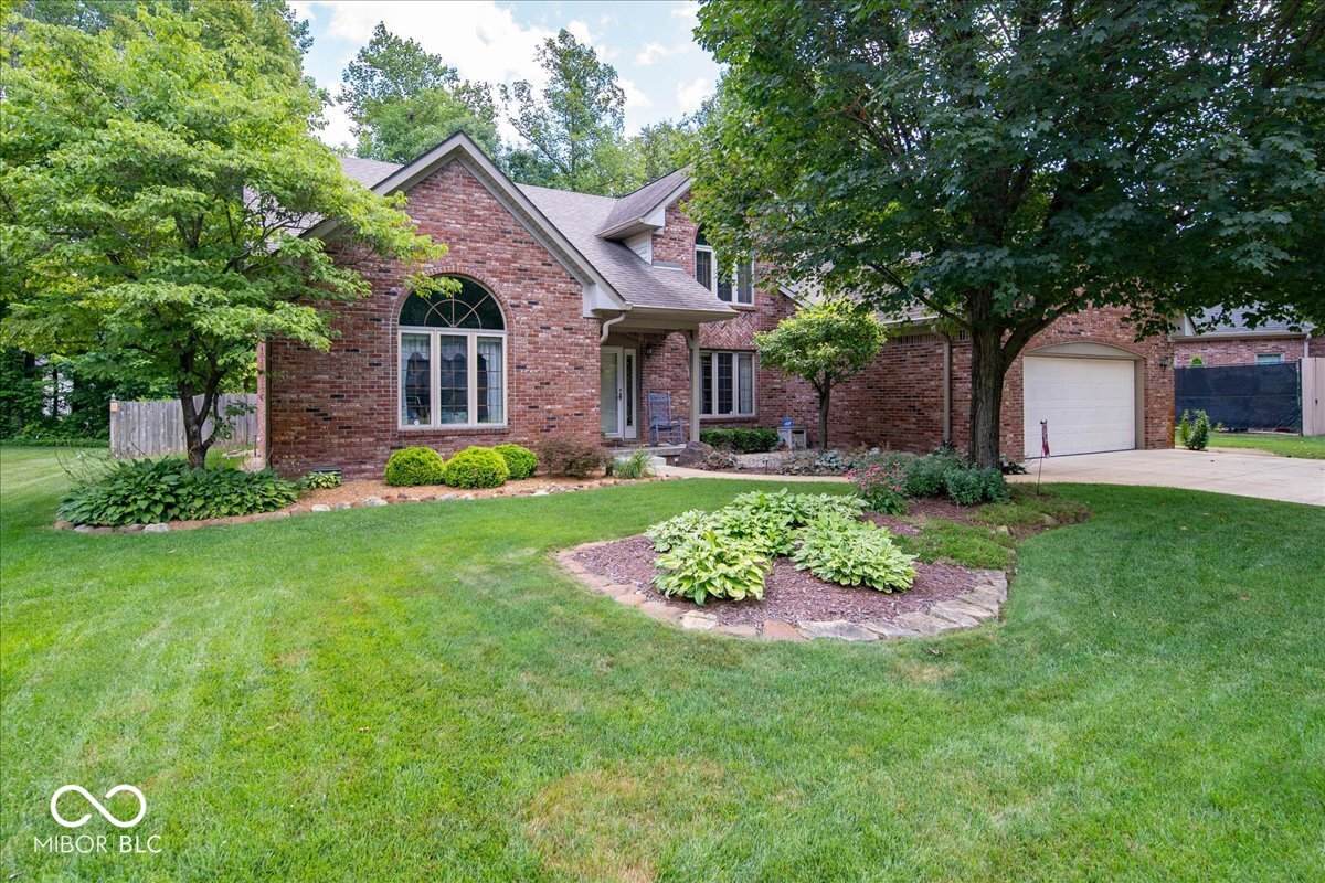 3897 Woodfield Drive - Photo 1