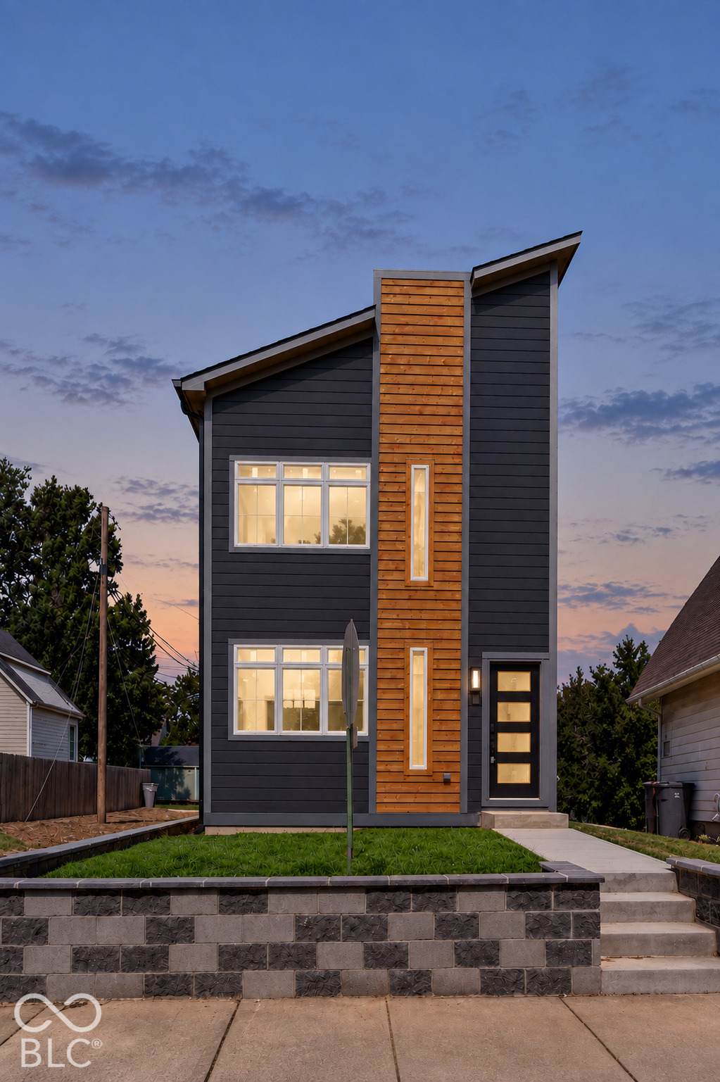620 21st Street - Photo 1