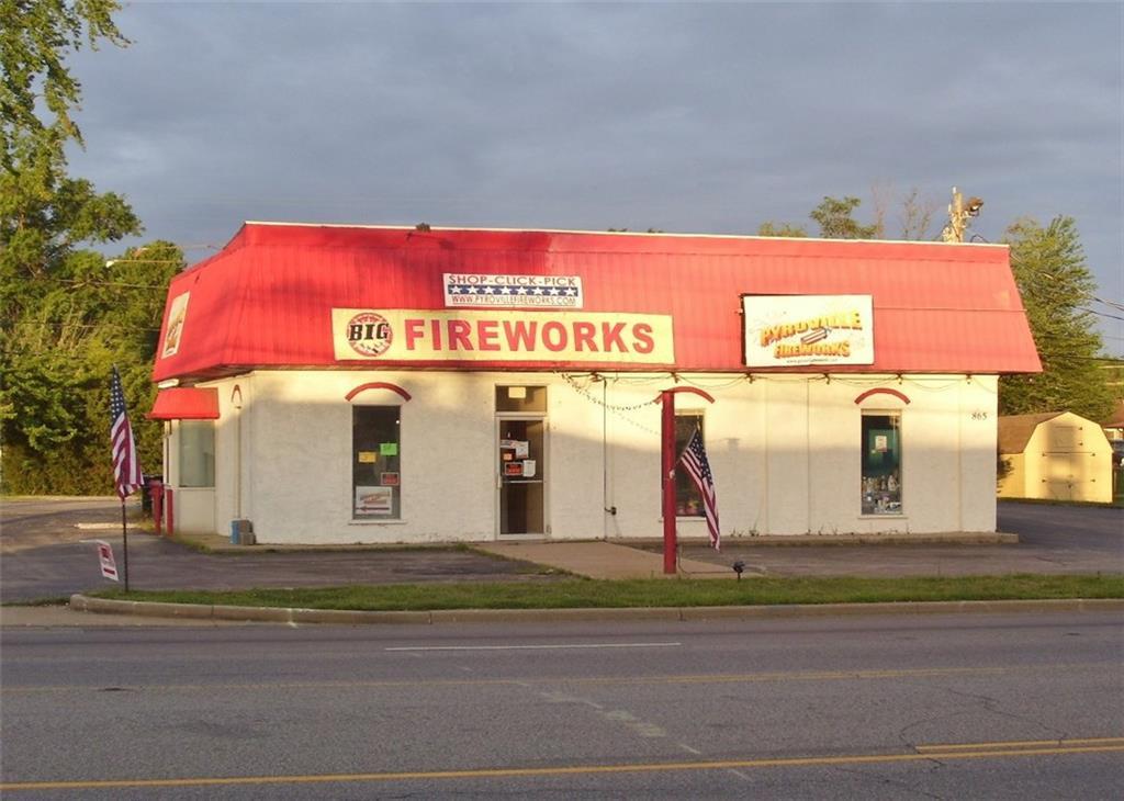 865 State Street - Photo 1