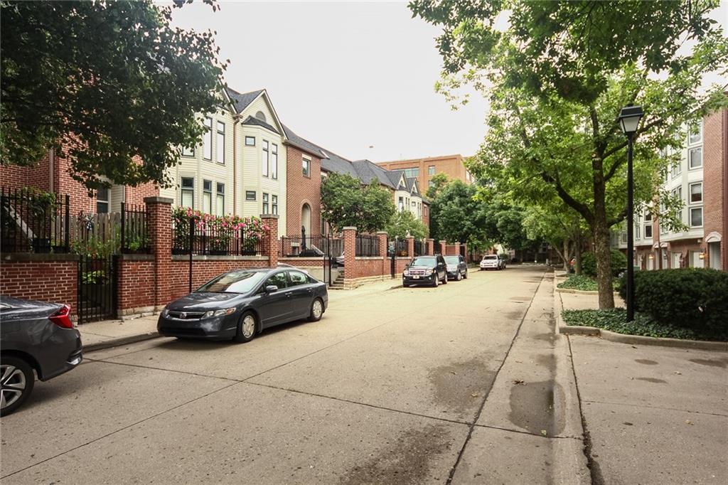 524 Lockerbie Circle - Photo 1