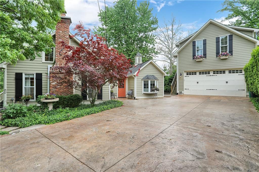 665 Laurel Avenue - Photo 1
