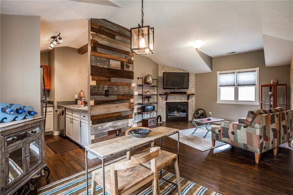 1011 Ogden Street - Photo 1