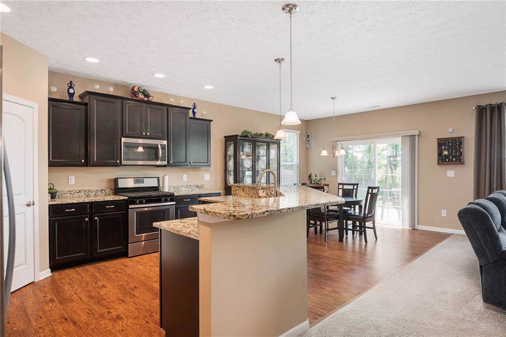 4635 Lawrence Way - Photo 1
