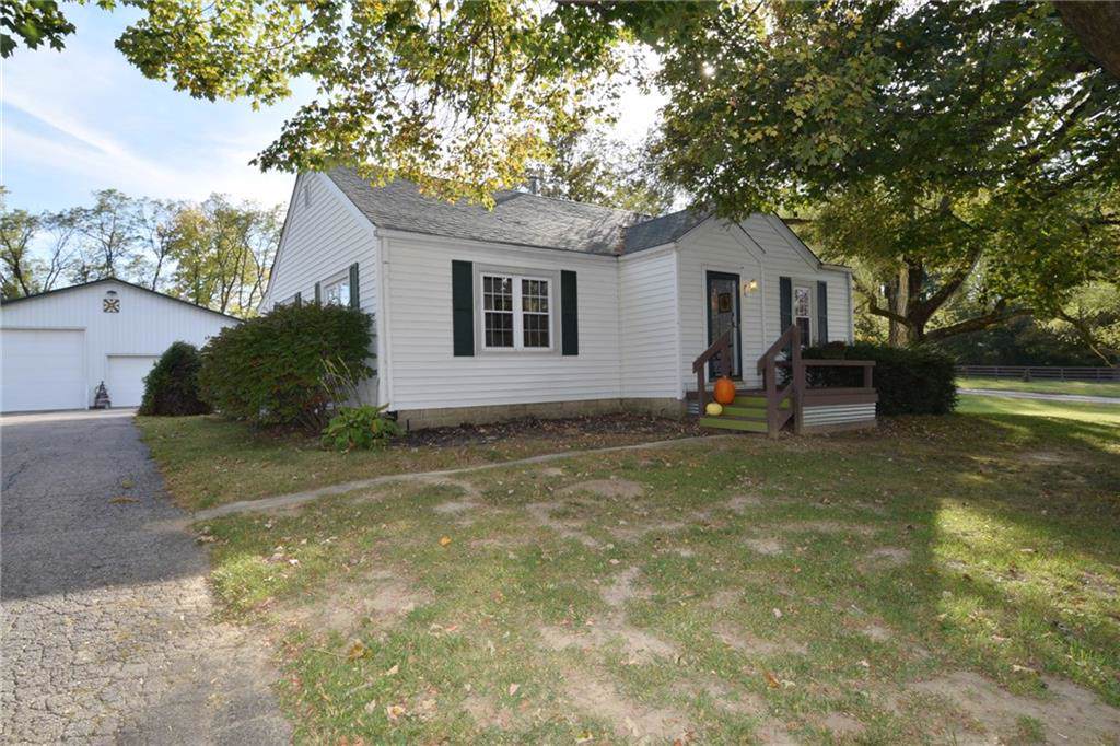 5515 Smokey Row Road - Photo 1