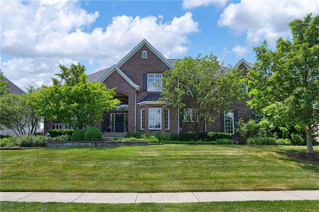 1013 Deer Lake Drive - Photo 1
