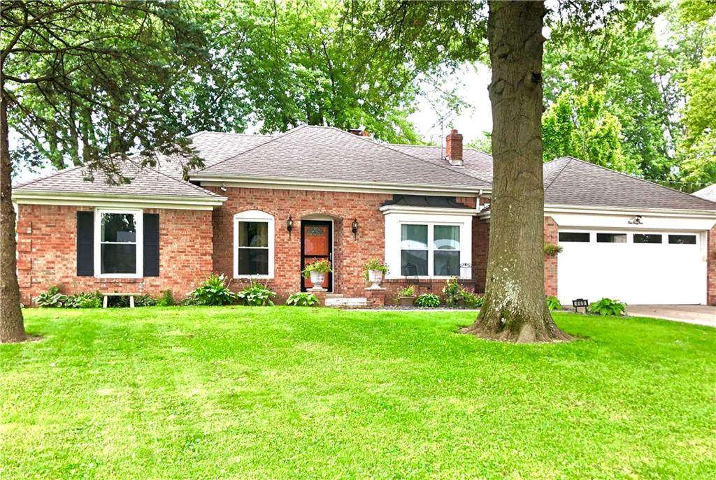 449 Greenacres Drive - Photo 1