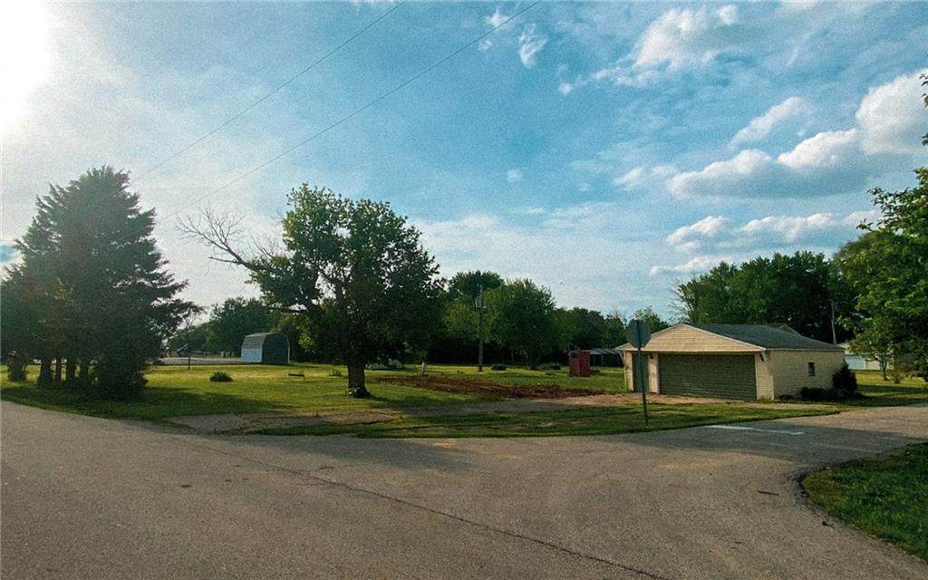 16611 Mason Street - Photo 1