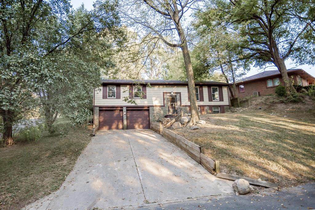 912 Malibu Drive - Photo 1