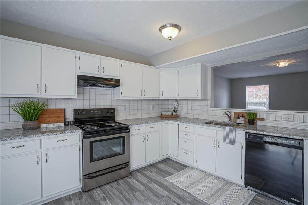 3636 Lacebark Drive - Photo 1