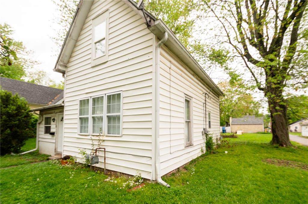 1208 Christian Ave - Photo 1