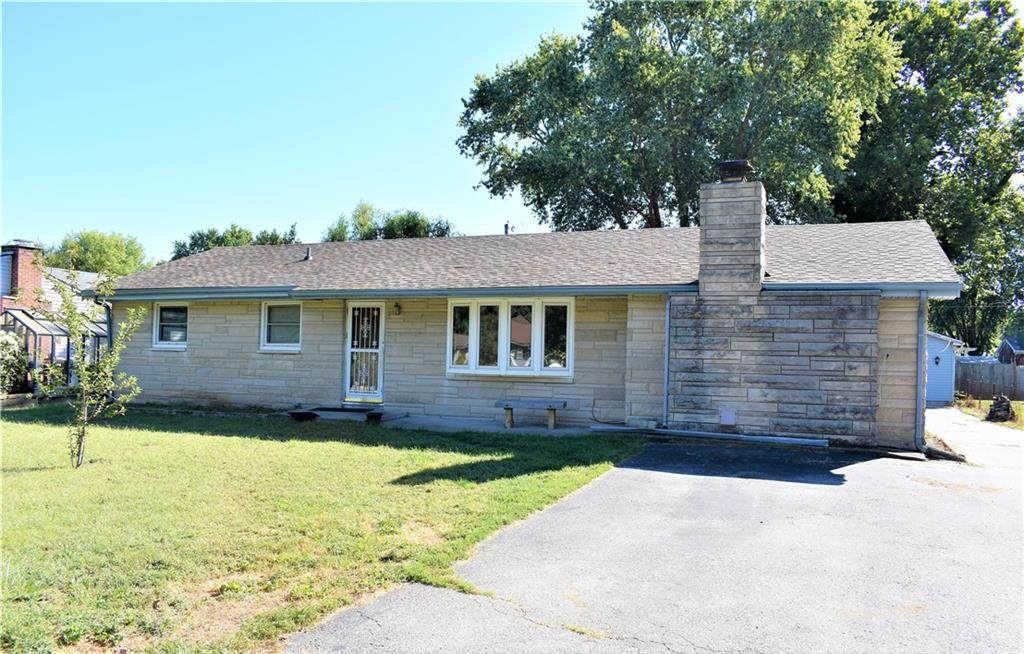 1475 Raymond Road - Photo 1
