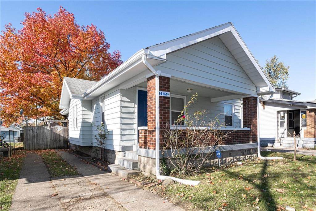 1442 Chester Avenue - Photo 1