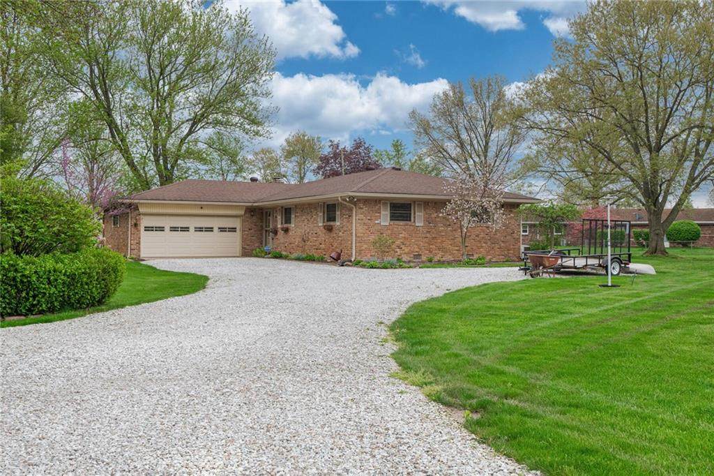 3049 Lakewood Drive - Photo 1