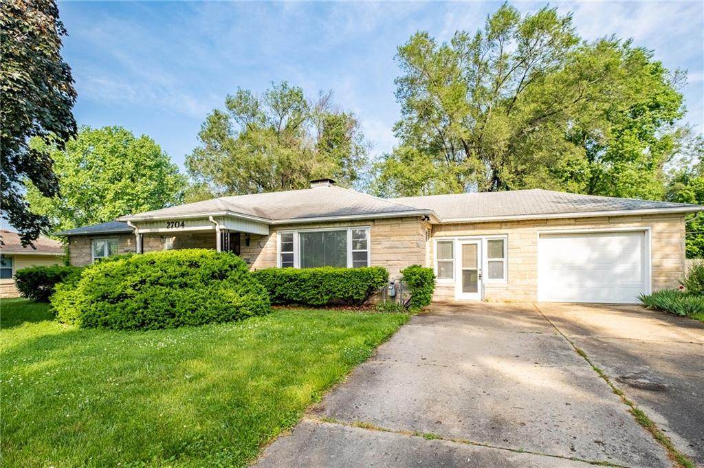 2704 Griffa Avenue - Photo 1