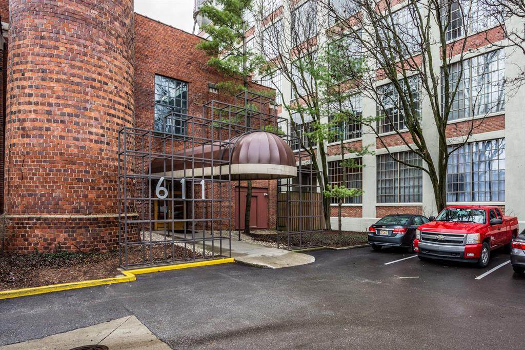 611 Park Avenue - Photo 1