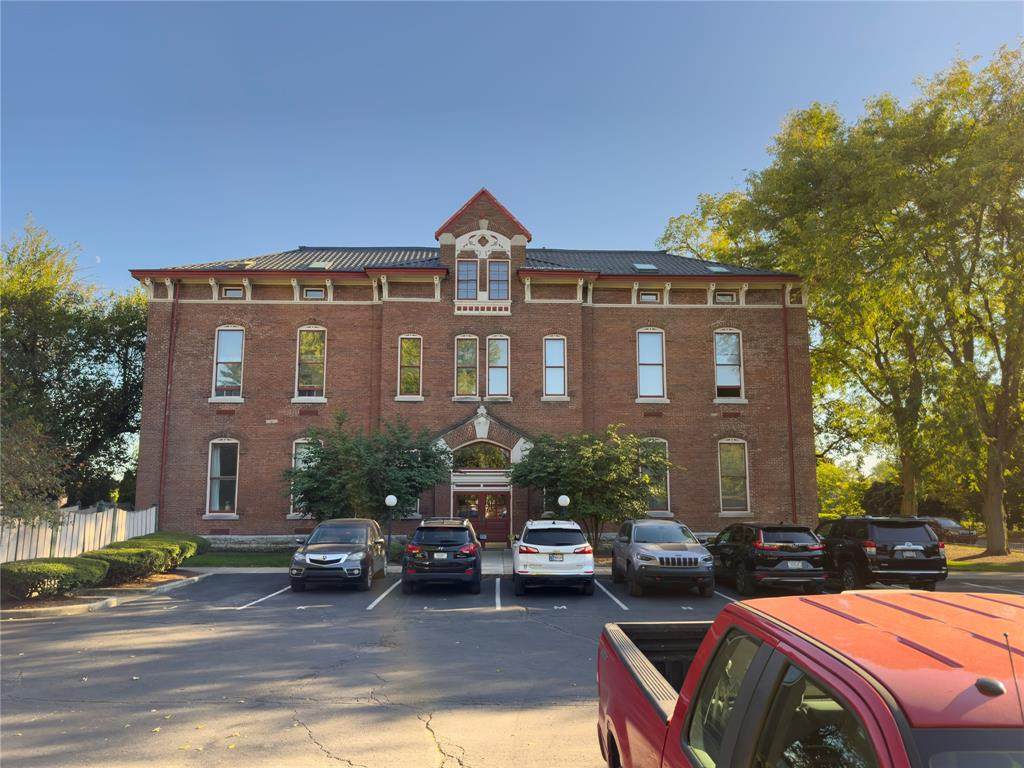 714 Buchanan Street - Photo 1
