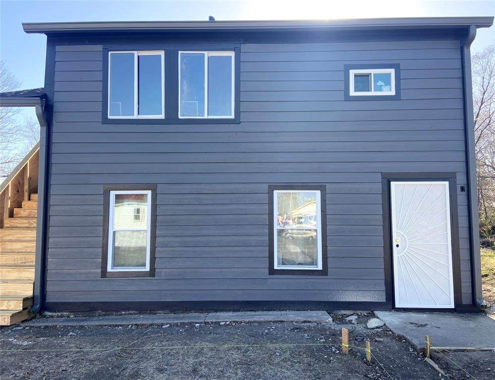 3321 9th Street - Photo 1