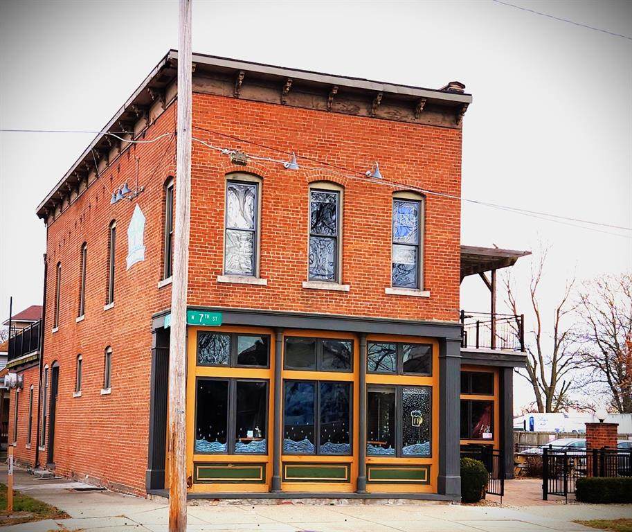 729 7th Street - Photo 1