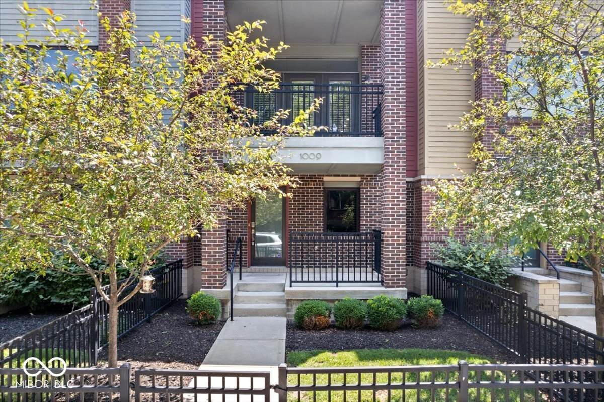 1009 Park Avenue - Photo 1