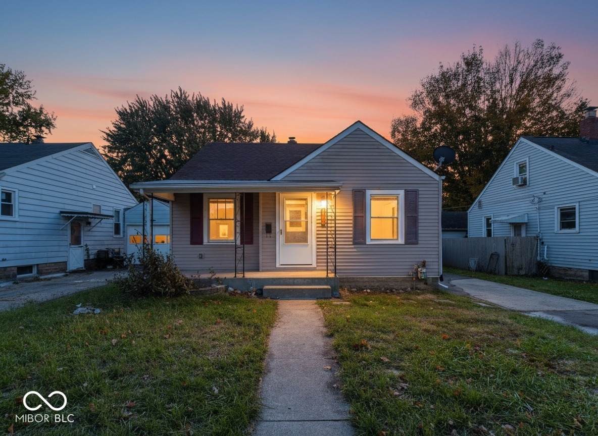 711 32nd Street - Photo 1