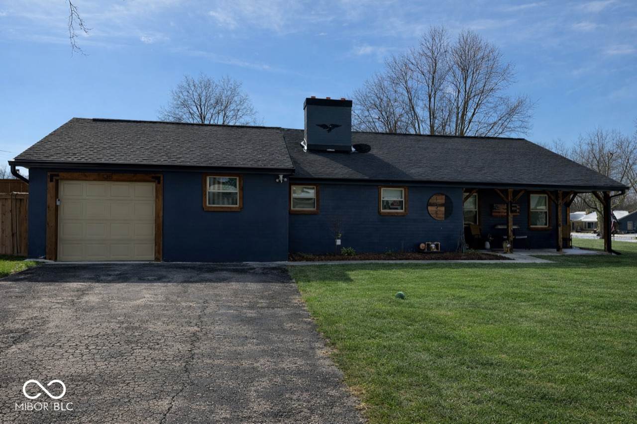 135 Loretta Drive - Photo 1