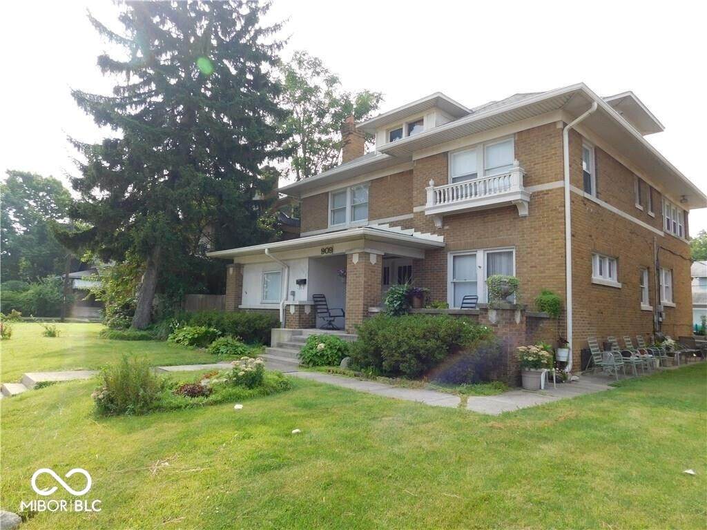 909 38th Street - Photo 1