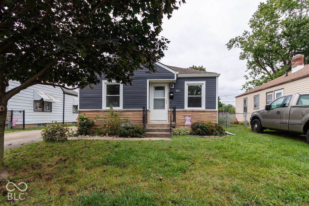 1810 Calhoun Street - Photo 1