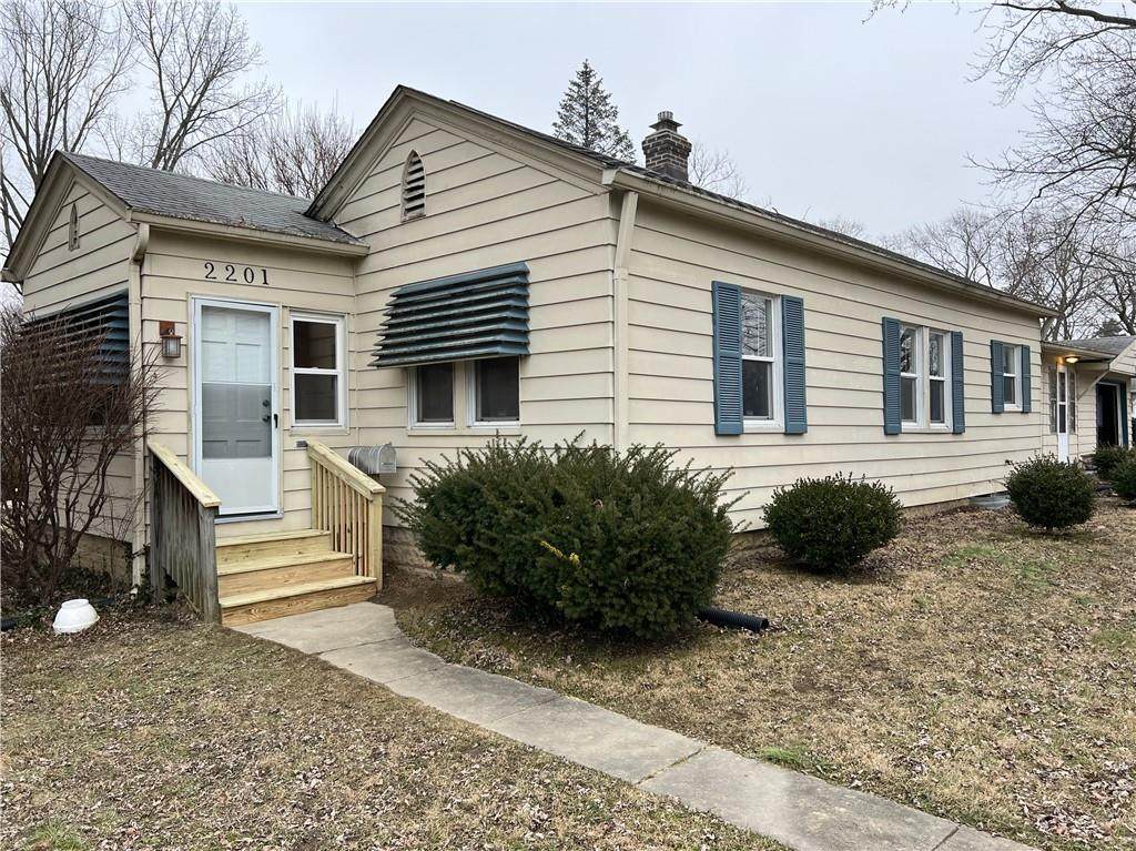 2201 Bolton Avenue - Photo 1