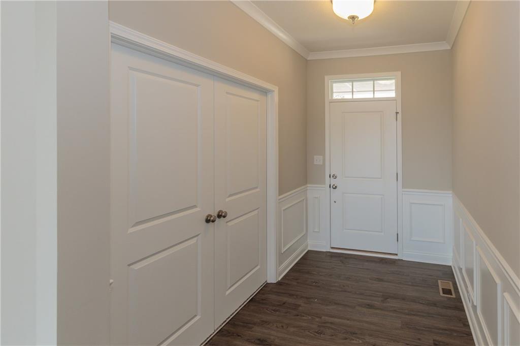 942 Miller Court - Photo 1