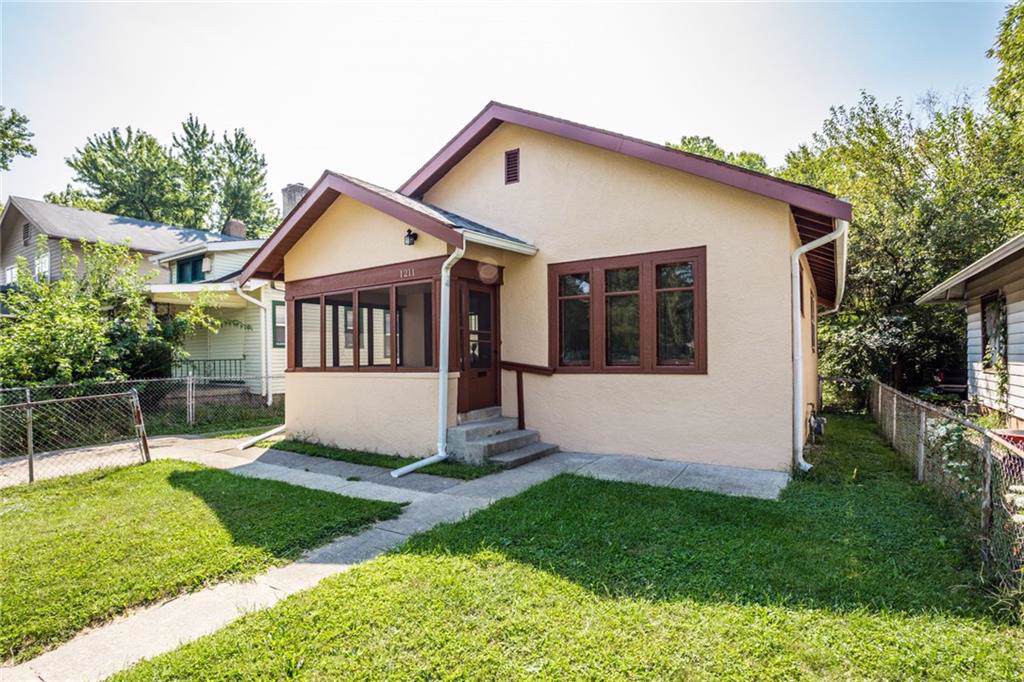 1211 32nd Street - Photo 1