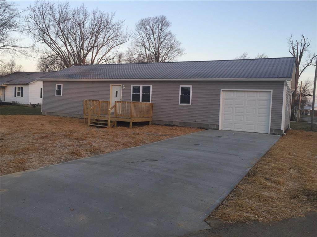934 North Street - Photo 1